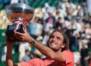 英雄联盟总决赛直播-戴维斯杯碾压美网，西西帕斯关键制胜