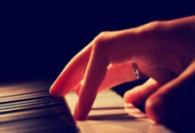 魔幻昨夜！掘金铁蹄踏碎国足草坪裁判哨声引爆世纪争议