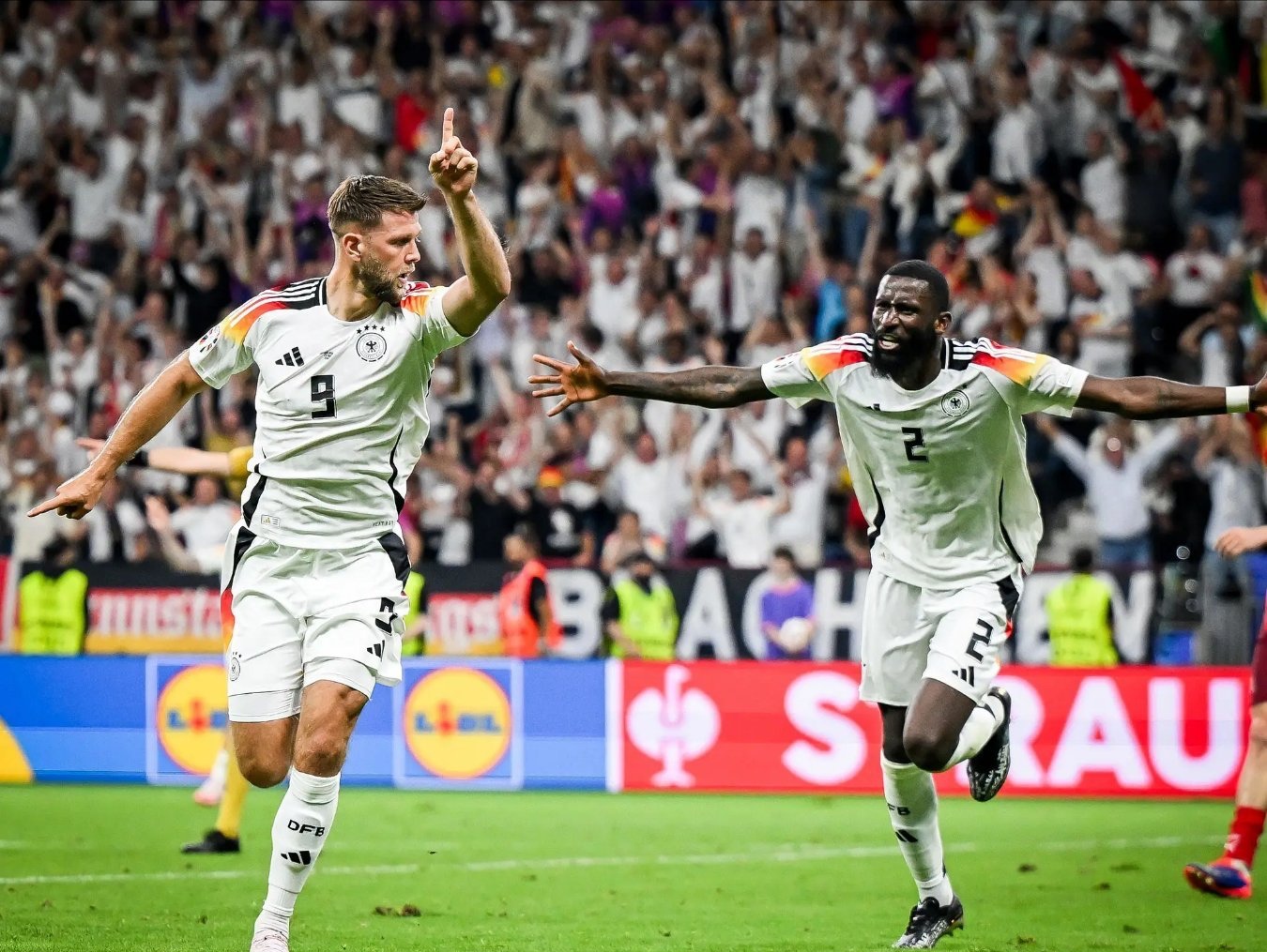 包含瑞士队凭借进球优势,成功晋级欧洲杯资格的词条 包含瑞士队凭借进球优势,成功晋级欧洲杯资格的词条