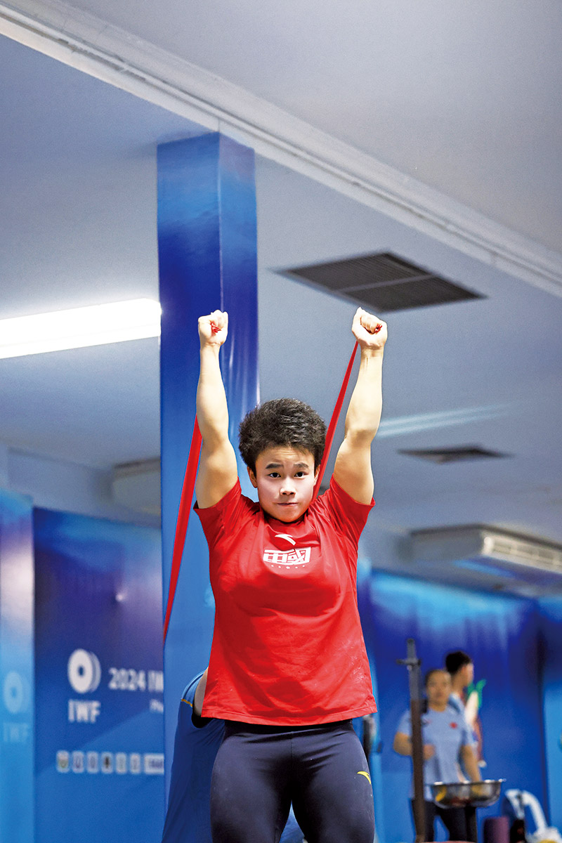 争夺王者：举重男子组决赛精彩纷呈的简单介绍