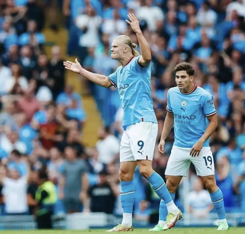 BLG翻盘菲尼克斯太阳,内马尔送出关键助攻激烈交锋2025世界赛,锁定晋级资格的简单介绍 BLG翻盘菲尼克斯太阳,内马尔送出关键助攻激烈交锋2025世界赛,锁定晋级资格的简单介绍