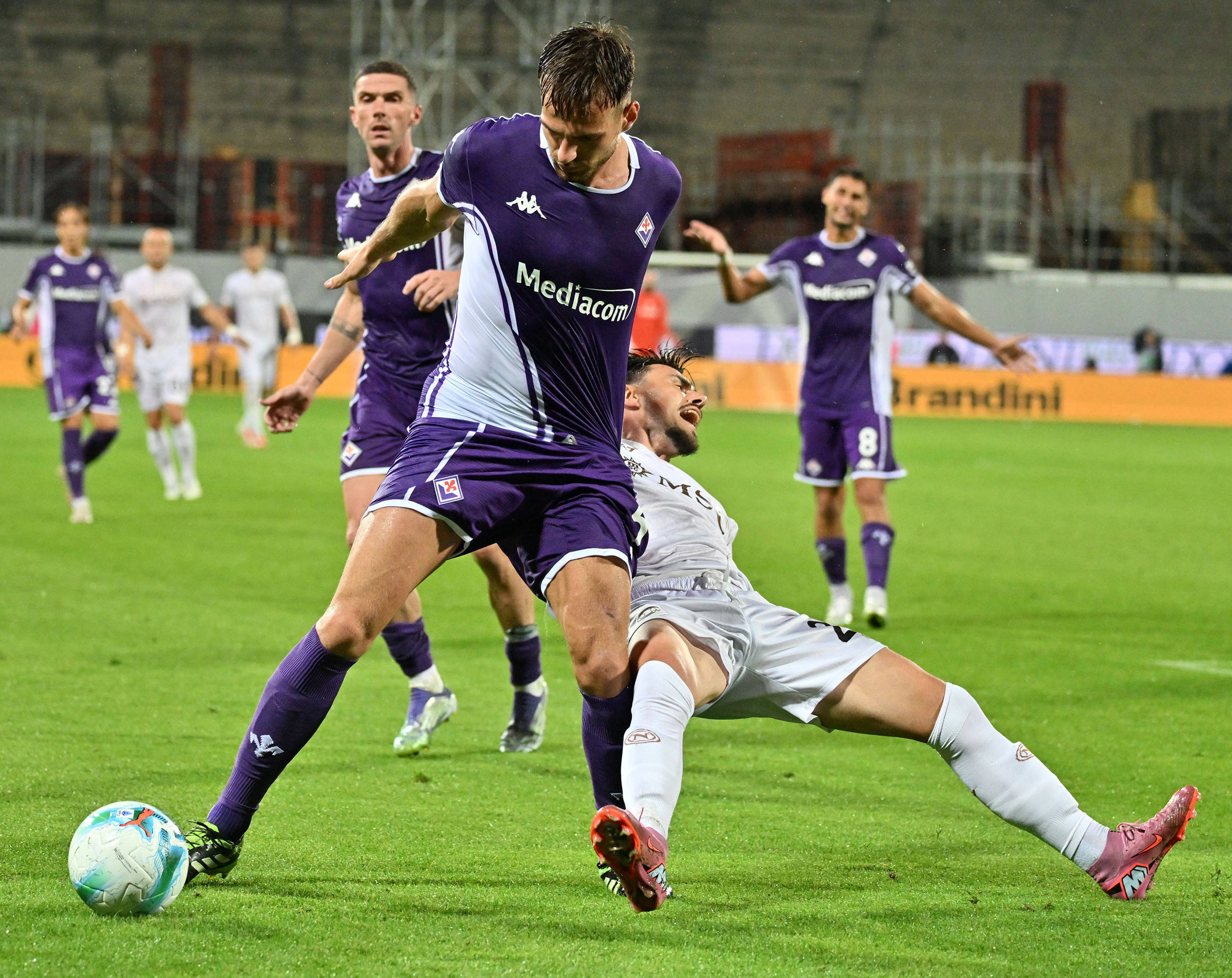 AC米兰主场胜利,冲击联赛前列 AC米兰主场胜利,冲击联赛前列