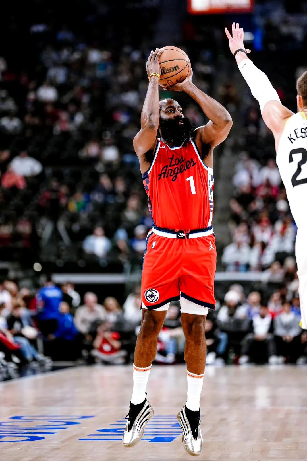 雷霆翻盘爵士,哈登刷新纪录 雷霆翻盘爵士,哈登刷新纪录