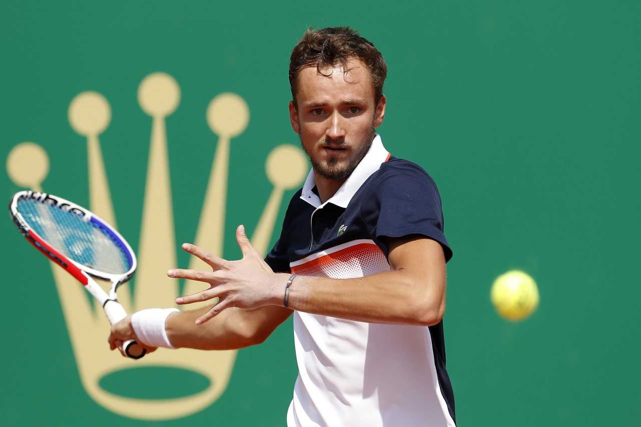 戴维斯杯逆转蒙特卡洛大师赛,梅德韦杰夫高光表现 戴维斯杯逆转蒙特卡洛大师赛,梅德韦杰夫高光表现