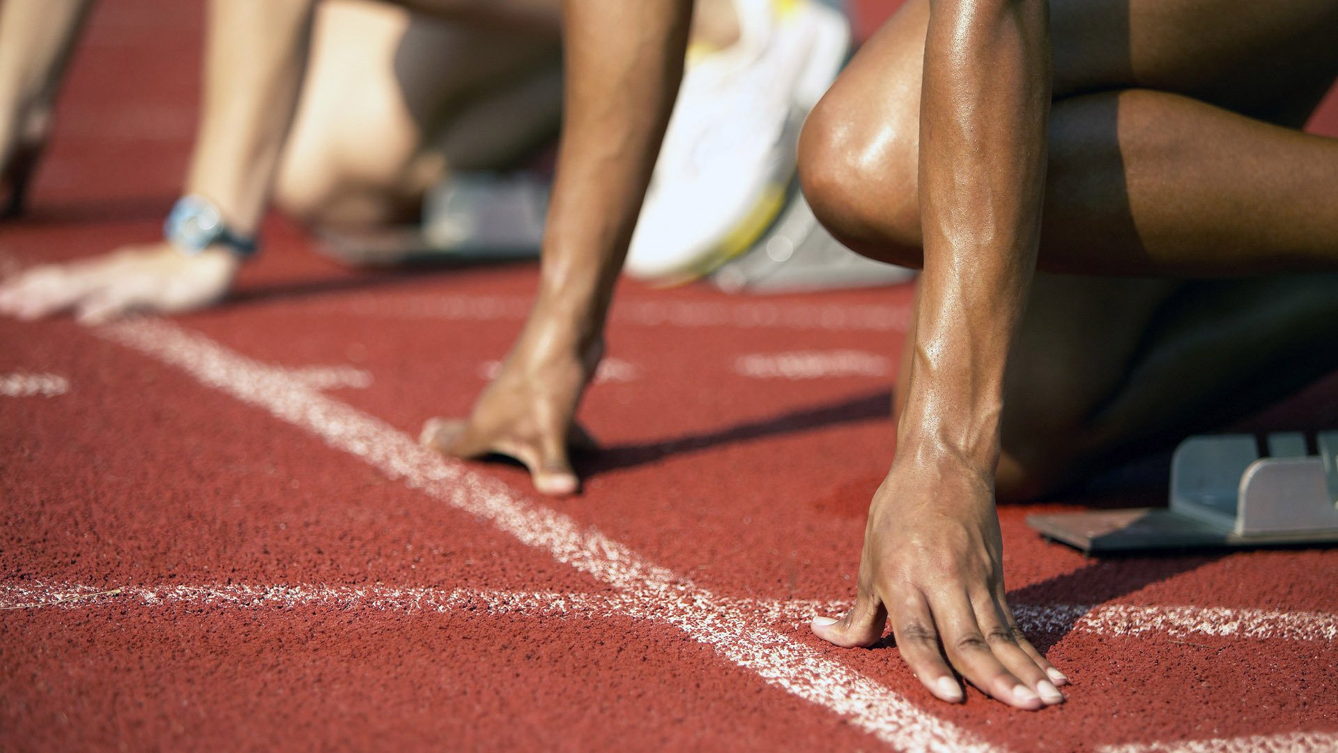 胜利之光，从阿尔瓦雷斯的铁拳到多特蒙德的欧冠征途，伊朗体育精神的共鸣