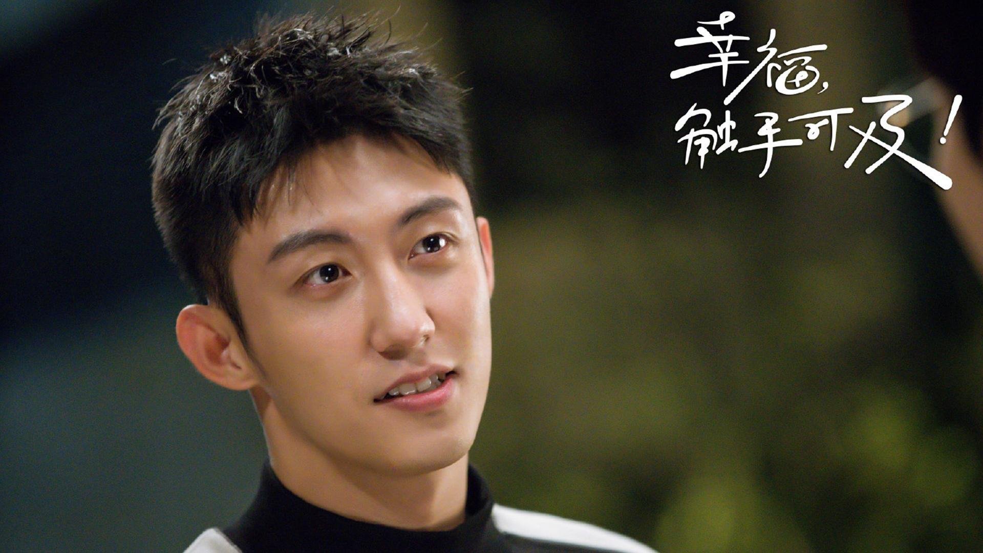 当深圳的雷声穿透布鲁克林的夜,一场数据爆炸背后的秩序美学与英雄悖论